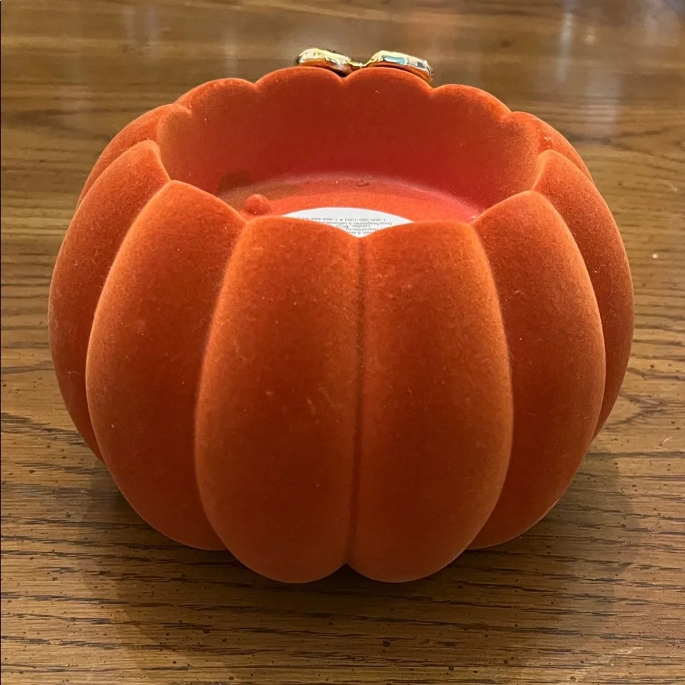 Bath and Body Works 2021 Pedestal Flocked Pumpkin 3‎ Wick Candle Holder